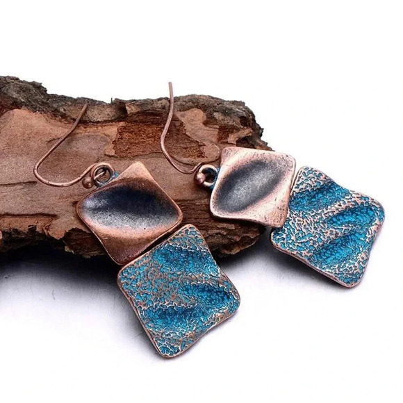 Rustic Copper Verdigris Patina Geometric Hammered Squares Dangle Earrings - Picture 1 of 6